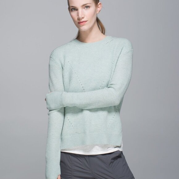 LULULEMON 6 Heathered Minty Gray Seva Sweater 100% Merino Wool Crew Thumbholes - Picture 1 of 9